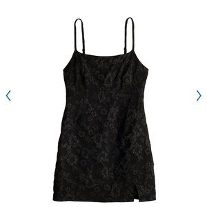 Pretty cute black dress,